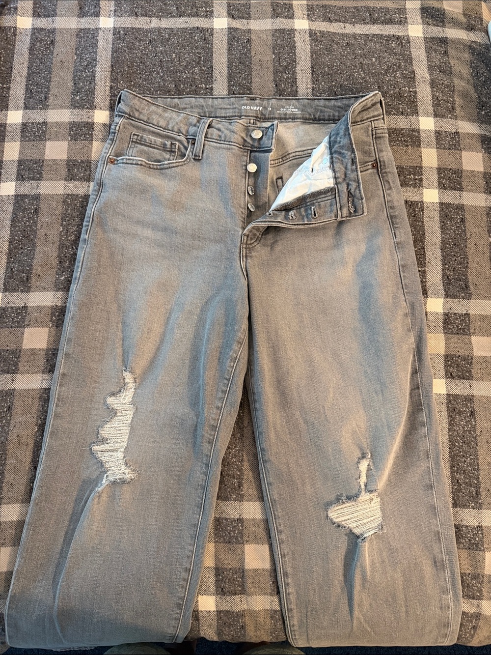 Old Navy Gray Straight-Leg Distressed Jeans